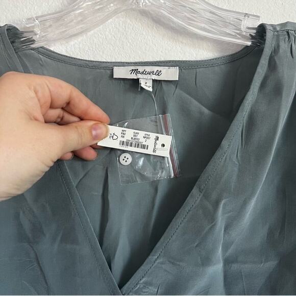Madewell Bell-Sleeve Faux Wrap Peplum Top in Faded River Size: 2 NWT - Picture 5 of 11
